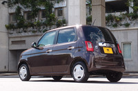 ボディーサイズは、ベーシックグレード「G」（FF車）で、全長×全幅×全高＝3395×1475×1610mm。ホイールベースは「フィット」より20mm長い2520mm。