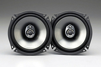 スピーカー「STE-174R」価格:1万1340円（17cmコアキシャル3ウェイ）