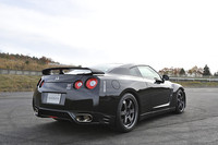 【スペック】エゴイスト：全長×全幅×全高＝4670×1895×1370mm／ホイールベース＝2780mm／車重＝1730kg／駆動方式＝4WD／3.8リッターV6DOHC24バルブターボインタークーラー付き（530ps/6400rpm、62.5kgm/3200-6000rpm）／価格＝1500万300円
