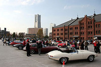 赤レンガ倉庫をジャガーが占拠、「ジャガー・デイ2005」開催されるの画像