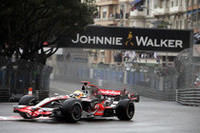 序盤ウォールにヒットしたことによるピットインで作戦を変更し、その後のロングランでリードタイムを築いたハミルトン。再びポイントリーダーの座に躍り出た。（写真＝Mercedes Benz）