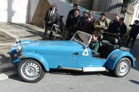 発表会にはF1ドライバーの小林可夢偉選手も登場。「シルバーストーンで20～30周は試乗した。乗っていて自然に笑顔になるクルマ」とのこと。