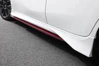 エアロパーツは基本的に「NISMO」と「NISMO S」で共通。車高やホイール径の違いなどが、外観における両モデルの識別点となっている。
    