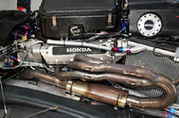 エンジンは、ホンダ、トヨタが3リッターV8を供給する。