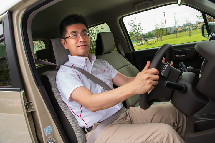 軽ハイトワゴンについて「そんなにトガったクルマにする必要はない」と語る古舘さん。その代わりに「N-WGN」では、荷室や収納の使い勝手、乗降性のよさ、運転のしやすさなどが徹底的に追求されている。