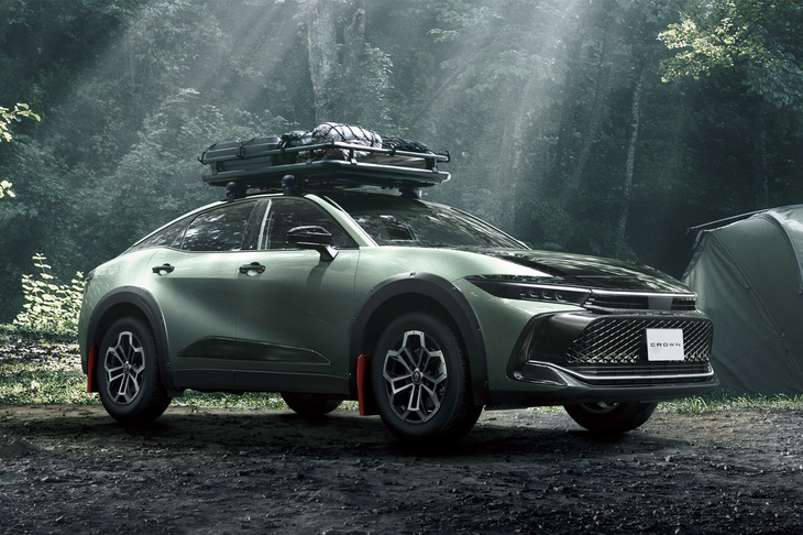 トヨタが2024年4月4日に発表した「クラウン クロスオーバーRS“ランドスケープ”」は衝撃的な一台だ。いくらSUVブームといっても、まさかメーカー自ら、しかも歴史ある「クラウン」を素材にここまでやるとは……。