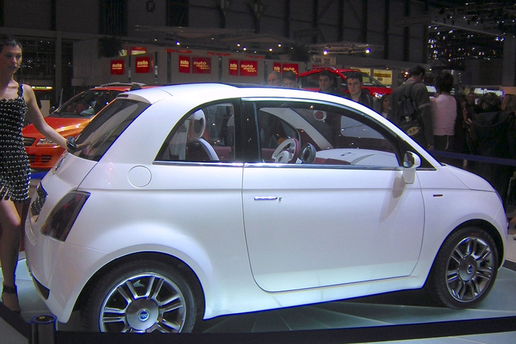 ショーでの好評は、フィアット首脳陣に生産化を決定させるきっかけのひとつとなった。