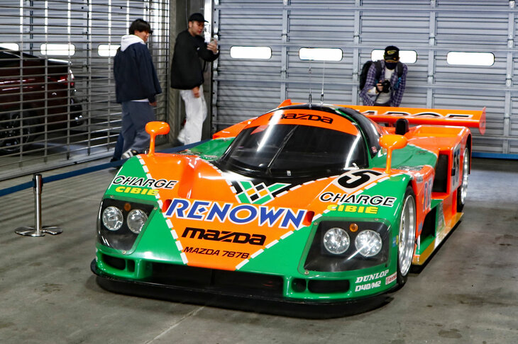 ピットを使ったヘリテージ展示では、日本車初かつレシプロエンジン車以外で初のルマン24時間優勝車となった「マツダ787B」が登場。展示車は、1991年の第59回大会で総合優勝を飾った55号車そのもので、マツダが保存しているものだ。