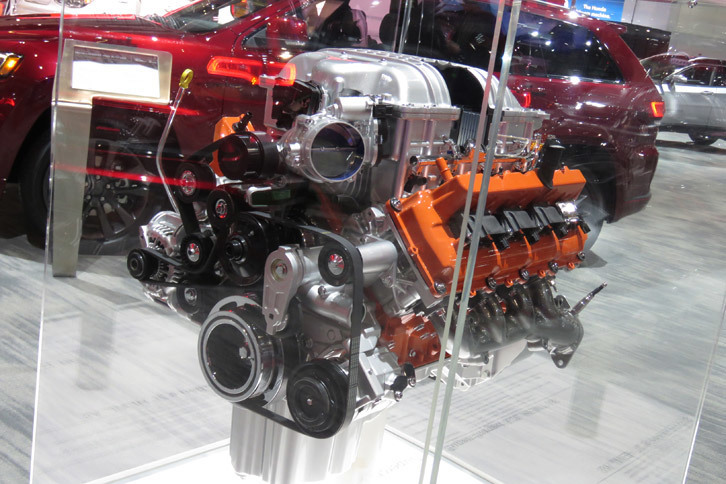 「ジープ・グランドチェロキー トラックホーク」に搭載されるスーパーチャージャー付き6.2リッターV8 HEMIエンジン。