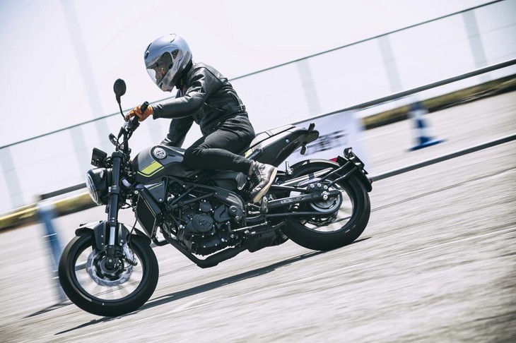 ベネリ・レオンチーノ250