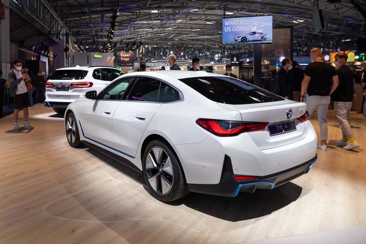 BMW i4