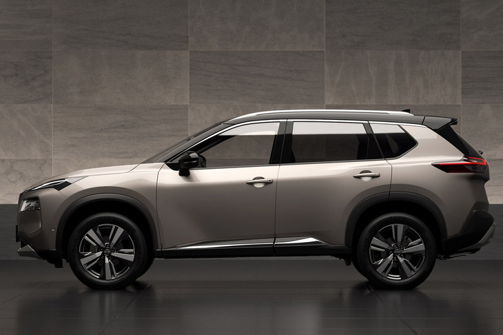 ボディーサイズは全長×全幅×全高＝4660×1840×1720mmと、先代（同＝4690×1820×1740mm）より全長と全高が縮小。それでも車内空間のゆとりは、先代より増している。