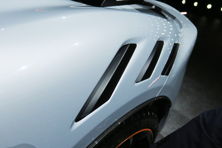 フェラーリSF90 XXストラダーレ（リアフェンダーダクト）