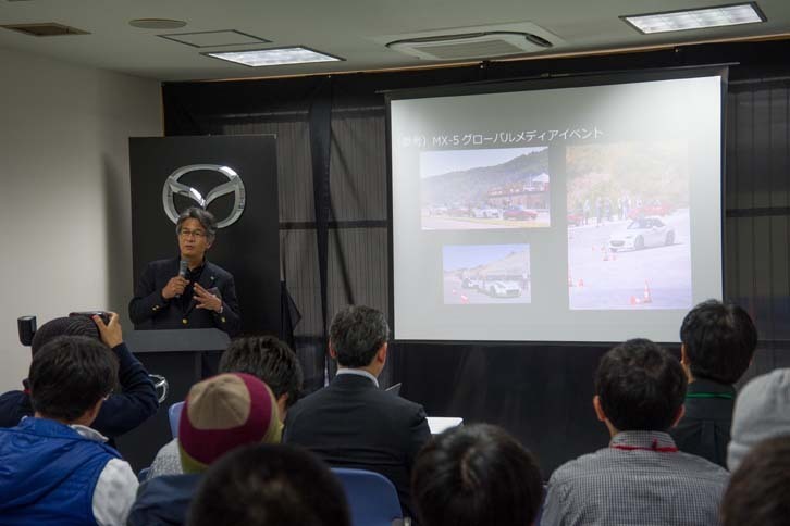 マツダは世界各国でユーザーが「MX-5」（日本名：ロードスター）を体験できるイベントを開催している。雪上走行を体験できる国もあるのだとか。