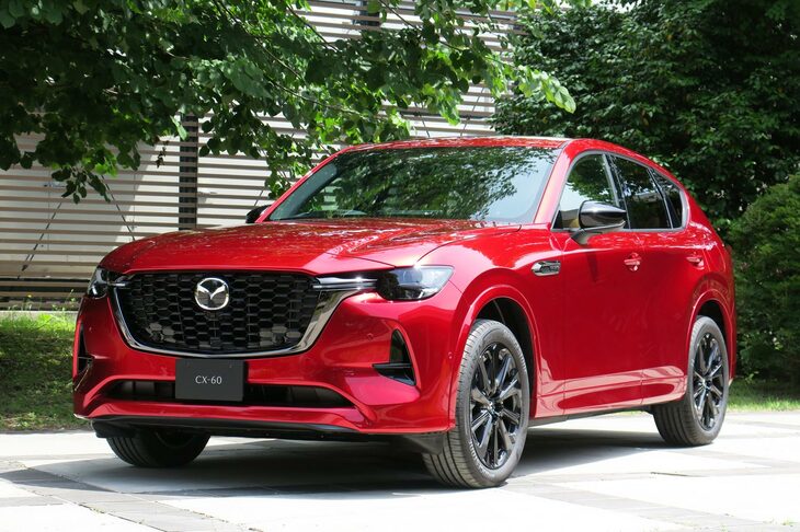 「エクスクルーシブスポーツ」と「プレミアムスポーツ」では、外装の各部がブラックアウトされ、ハニカムメッシュのグリルが装備される。写真は「XDハイブリッド プレミアムスポーツ」。