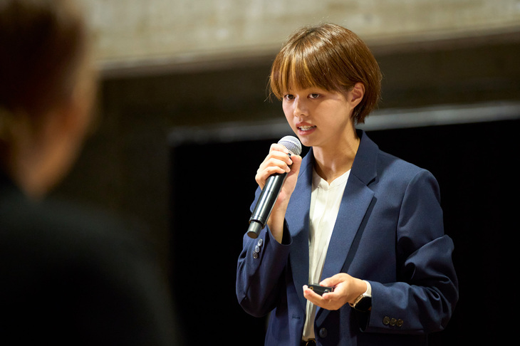 北星学園大学 藤井ゼミの土生美咲修士生。シービン（海洋ごみの回収装置）による海洋プラスチックの回収と、その認知向上に関する取り組みを進めている。