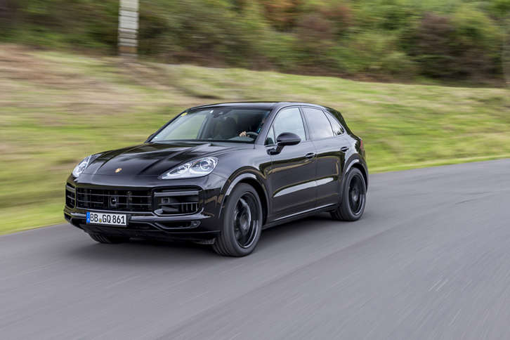 今回のワークショップでは、新型「カイエン」の技術的ハイライトが紹介されたほか、テストドライバーの同乗試乗も実施された。