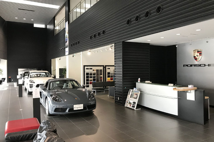 「ポルシェセンター福岡」