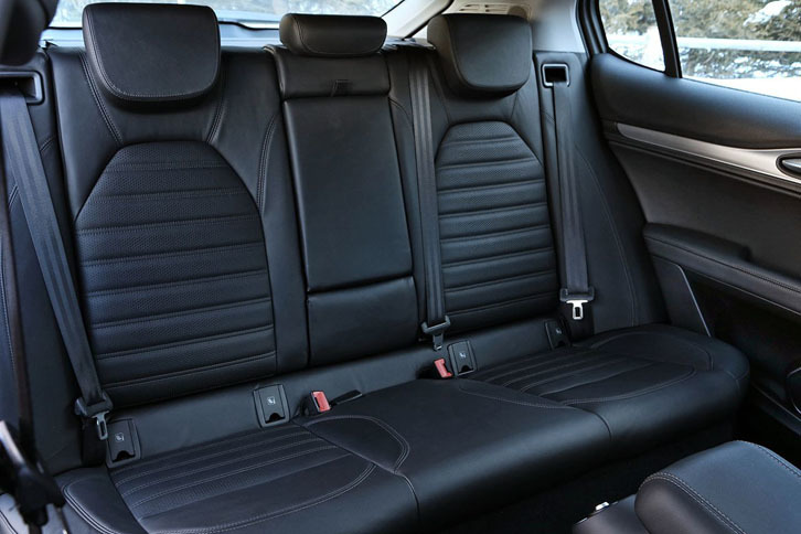 アルファ・ロメオ・ステルヴィオ（インテリア）