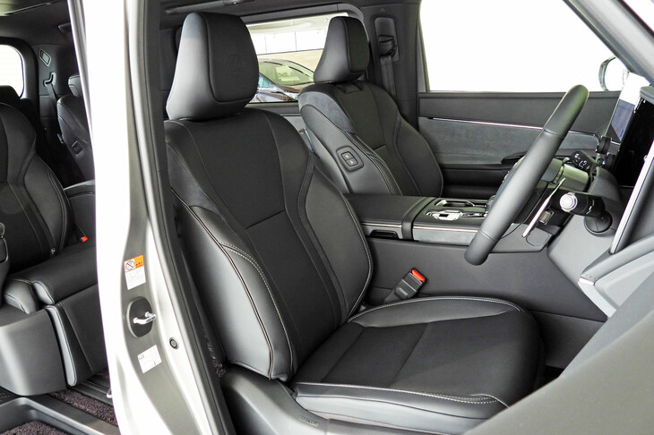 レクサスLM500h“バージョンL”（1列目シート）