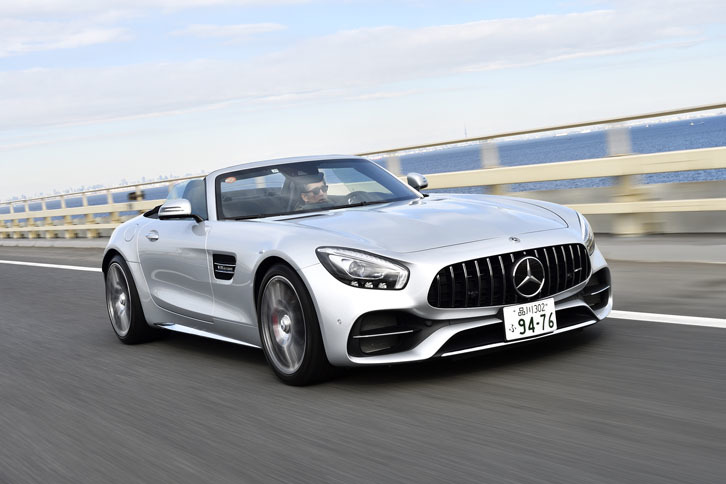 「GT Cロードスター」のパワーウェイトレシオは2.98kg/ps。0-100km/h加速は3.7秒でこなす（欧州仕様参考値）。