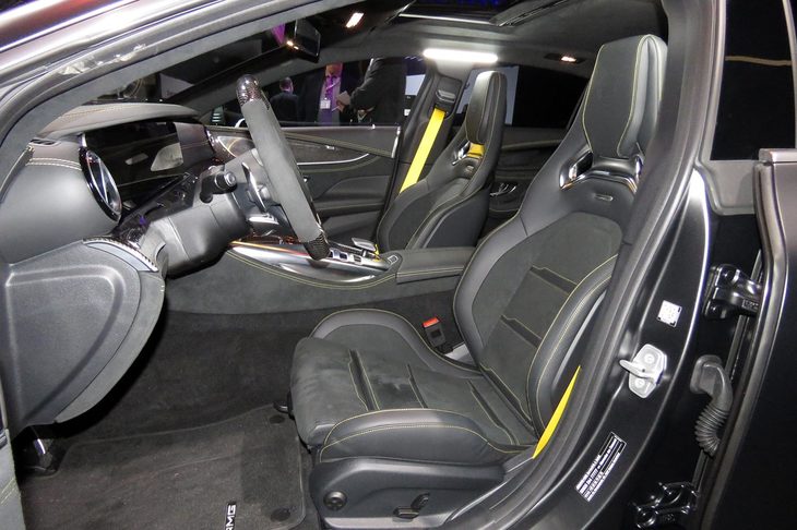 メルセデスAMG GT63 S 4MATIC＋（フロントシート）