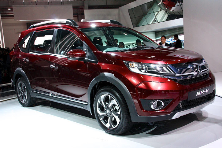 ホンダが出展した、SUVライクなスタイリングが特徴の3列シート車「BR-V」。