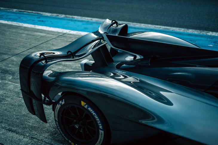 アストンマーティン・ヴァルキリーAMR Pro（リアウイング）