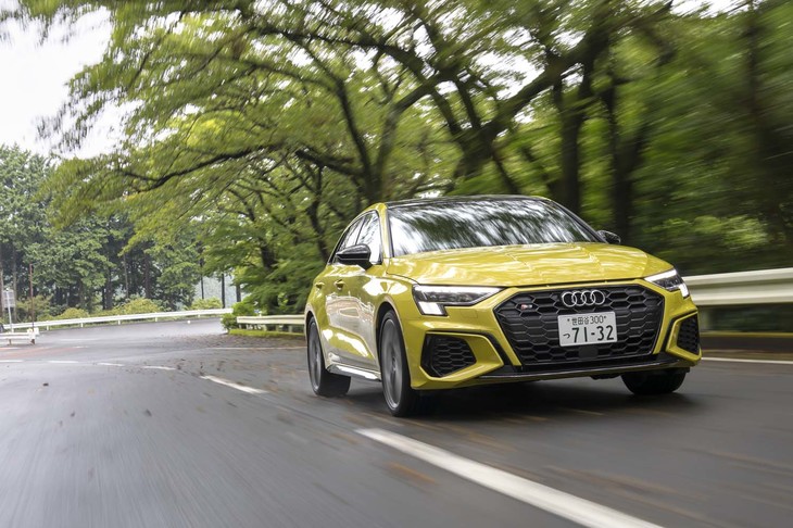 【アウディS3スポーツバック ファーストエディション】
	ボディーサイズ：全長×全幅×全高＝4350×1815×1440mm／ホイールベース：2630mm／車重：1560kg／駆動方式：4WD／エンジン：2リッター直4 DOHC 16バルブ ターボ／トランスミッション：7段AT／最高出力：310PS（228kW）/5450-6500rpm／最大トルク：400N・m（40.8kgf・m）/2000-5450rpm／タイヤ：（前）235/35R19 91Y／（後）235/35R19 91Y（ブリヂストン・ポテンザS005）／燃費：11.6km/リッター（WLTCモード）／価格：711万円
	
	【取材時の燃費データ】
	テスト距離：270.0km（市街地2：高速道路6：山岳路2）／使用燃料：27.1リッター（ハイオクガソリン）／参考燃費：10.0km/リッター（満タン法）／9.9km/リッター（車載燃費計計測値）