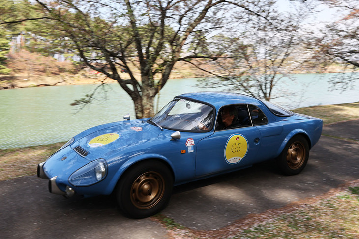 世界初の市販ミドシップスポーツだった「ルネ・ボネ・ジェット」の改良発展版である「マトラ・ジェット」。