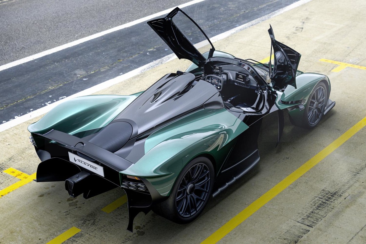 オープントップの新型ハイパーカー「アストンマーティン・ヴァルキリー