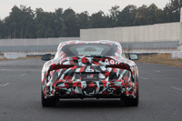 カムフラージュに紛れ込まされた「A90」の文字から見るに、次期型スープラにはA90という型式が与えられそうだ。