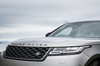 セグメント初となる「マトリックスレーザーLEDヘッドランプ」を採用している。