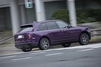 動力性能は0-100km/h加速のタイムが5.2秒、最高速は250km/h（リミッター作動）と公表されている。