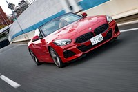 新型「Z4」のパワーユニットには、2リッター直4ターボエンジンと3リッター直6ターボエンジンの2種類がラインナップされる。