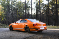 ボディーサイズは全長×全幅×全高＝5316×1988×1474mmで、先代モデルと事実上変わらない。3194mmのホイールベースは同寸。