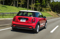 オールドミニのスタイルを受け継ぎ、20年にわたり歴史を重ねてきた「ニューMINI」。その功績は、もっと評価されてもいいと思う。