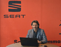 セアト担当の販売スタッフ、シモーネ・マルツォーリさんは、インド車のセールスから転身してきた。