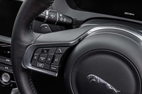 ステアリングやスイッチ類などに、使用感はほとんど見受けられなかった。