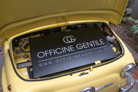 走行用のリチウムイオン電池はフロントに搭載。一充電走行可能距離は約100kmとされている。