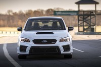 「S209」では、前後ともにワイドフェンダーが装着される。ルーフは車名ロゴ入りのドライカーボン製となる。