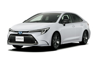 今や国産では希少な4ドアセダンの「トヨタ・カローラ」。