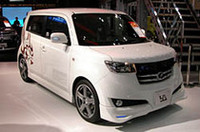 多くの「bB」も出展。ほかに、「ラクティス」のレース仕様モデル、「ヴィッツRS」のワンメイクレース車があった。