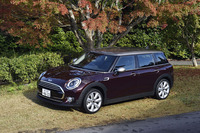 ボディーは4270×1800×1470mm。「フォルクスワーゲン・ゴルフ」に匹敵するサイズまで拡大された。