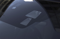 近赤外線レーザーレーダーを使って、低速走行時の衝突被害を回避または軽減する、運転支援システムも装備する。
    