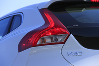 日本では2013年2月に発売された、ボルボのコンパクトハッチバック「V40」。最新の2015年モデルでは、足まわりのセッティングや装備類に変更が加えられた。
    