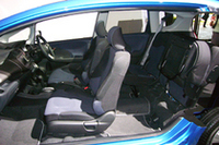 カットモデルで見るインテリア（リアシートをチップアップした状態）。
ボディのコンピューター解析が進歩したため、車重をほとんど増やすことなく先代比164％の剛性を実現したという。