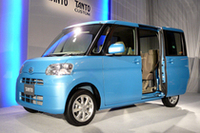 新型「ダイハツ・タント」