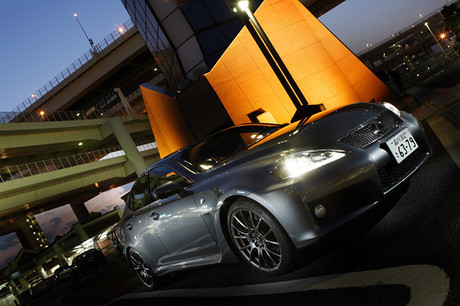 ���N�T�XIS F�iFR/8AT�j�c�c841��8300�~ �}�C�i�[�`�F���W�ő��܂��Ɏ肪������ꂽ�u���N�T�XIS F�v�B�i...