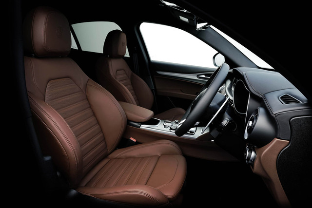 アルファ・ロメオ・ステルヴィオ」の限定車「ヴィスコンティ